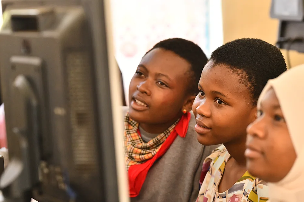 Wir dürfen auch zur Schule